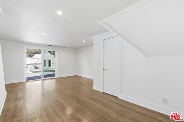 2633 N Commonwealth Avenue, Los Angeles, CA 90027