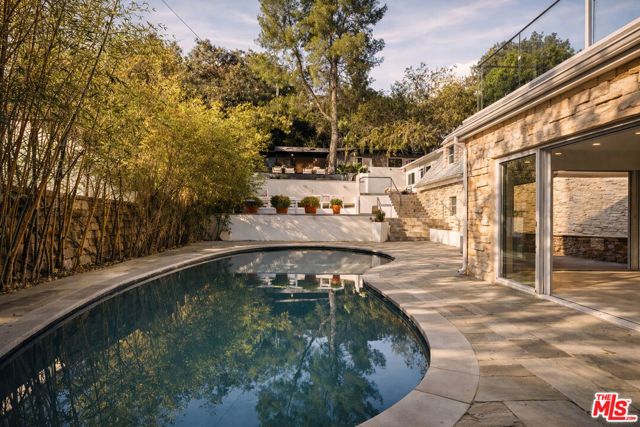 2633 N Commonwealth Avenue, Los Angeles, CA 90027