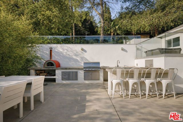 2633 N Commonwealth Avenue, Los Angeles, CA 90027