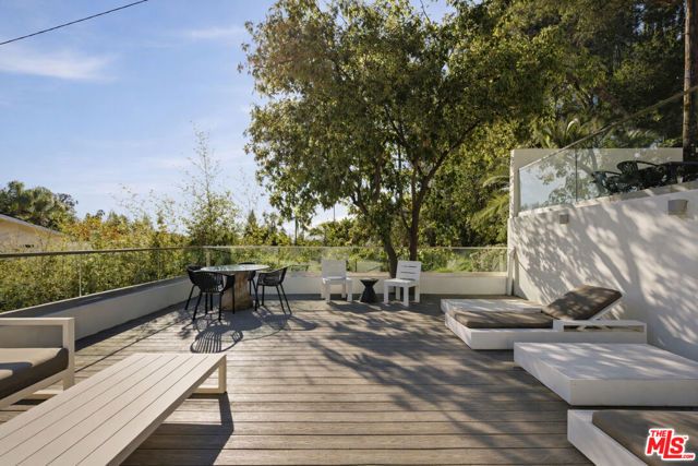 2633 N Commonwealth Avenue, Los Angeles, CA 90027