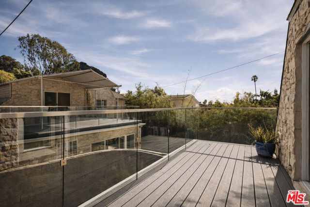 2633 N Commonwealth Avenue, Los Angeles, CA 90027