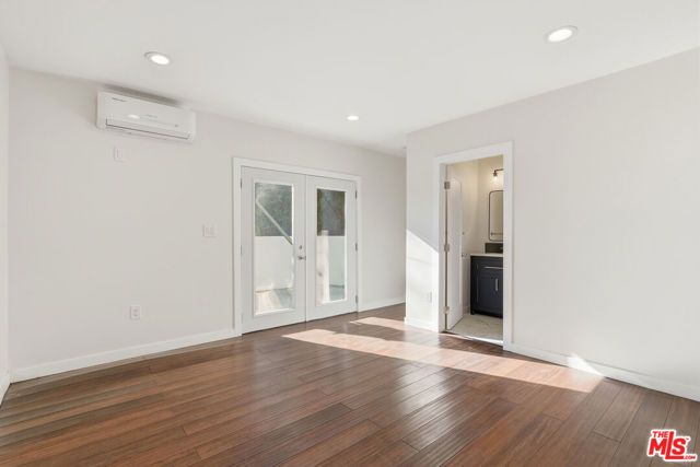 2633 N Commonwealth Avenue, Los Angeles, CA 90027