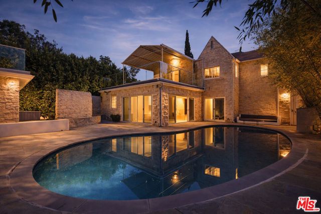 2633 N Commonwealth Avenue, Los Angeles, CA 90027