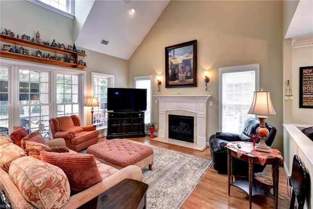 104 Nottinghamshire, Williamsburg, VA 23188
