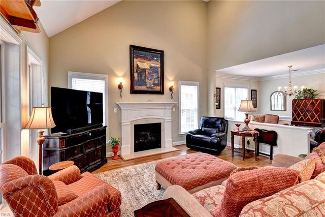 104 Nottinghamshire, Williamsburg, VA 23188