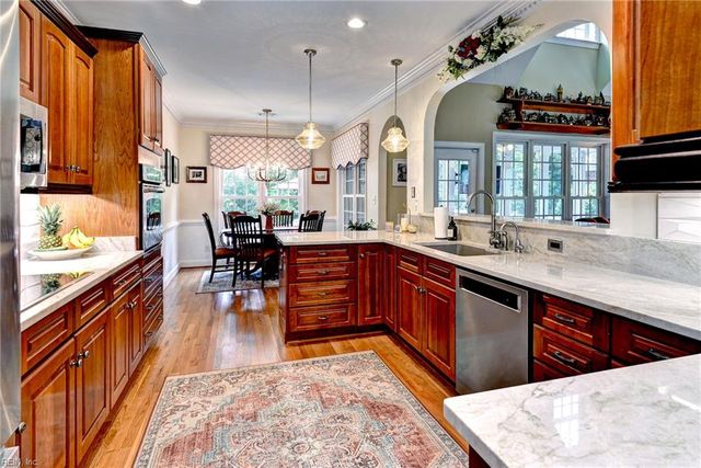 104 Nottinghamshire, Williamsburg, VA 23188