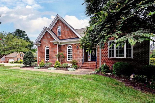 104 Nottinghamshire, Williamsburg, VA 23188