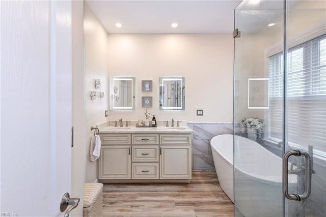 104 Nottinghamshire, Williamsburg, VA 23188