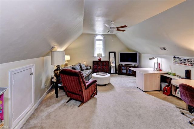 104 Nottinghamshire, Williamsburg, VA 23188