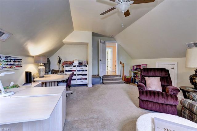 104 Nottinghamshire, Williamsburg, VA 23188