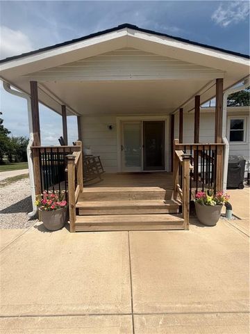 18420 S Renner Road, Olathe, KS 66062
