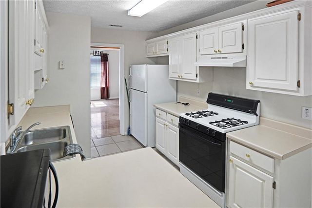 3806 Clayton Crossing Way, Ellenwood, GA 30294