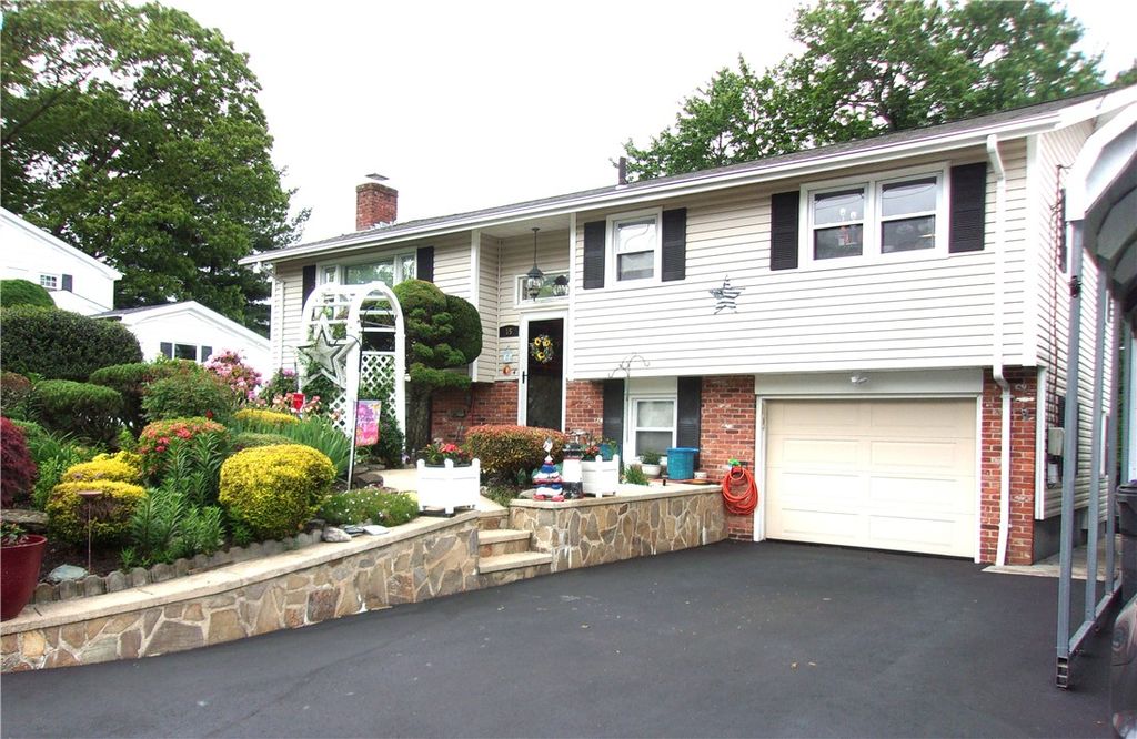 15 Ponderosa Drive, West Warwick, RI 02893