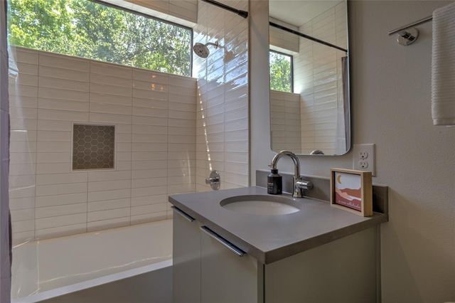 6005 Woodrow Ave, Austin, TX 78757