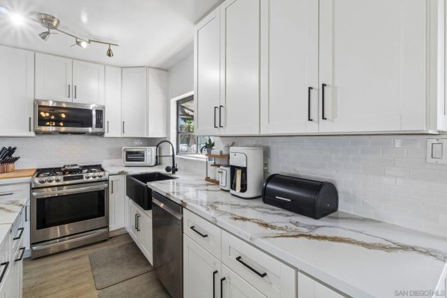 9239 Bellagio Rd, Santee, CA 92071
