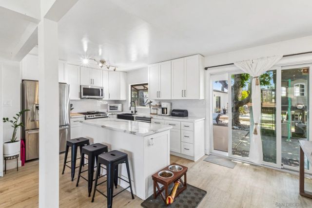9239 Bellagio Rd, Santee, CA 92071