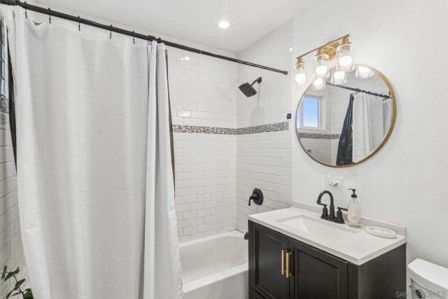 9239 Bellagio Rd, Santee, CA 92071