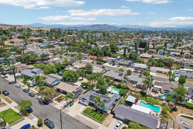 9239 Bellagio Rd, Santee, CA 92071
