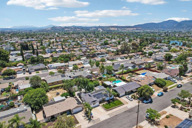 9239 Bellagio Rd, Santee, CA 92071