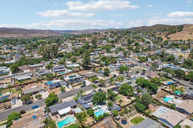 9239 Bellagio Rd, Santee, CA 92071