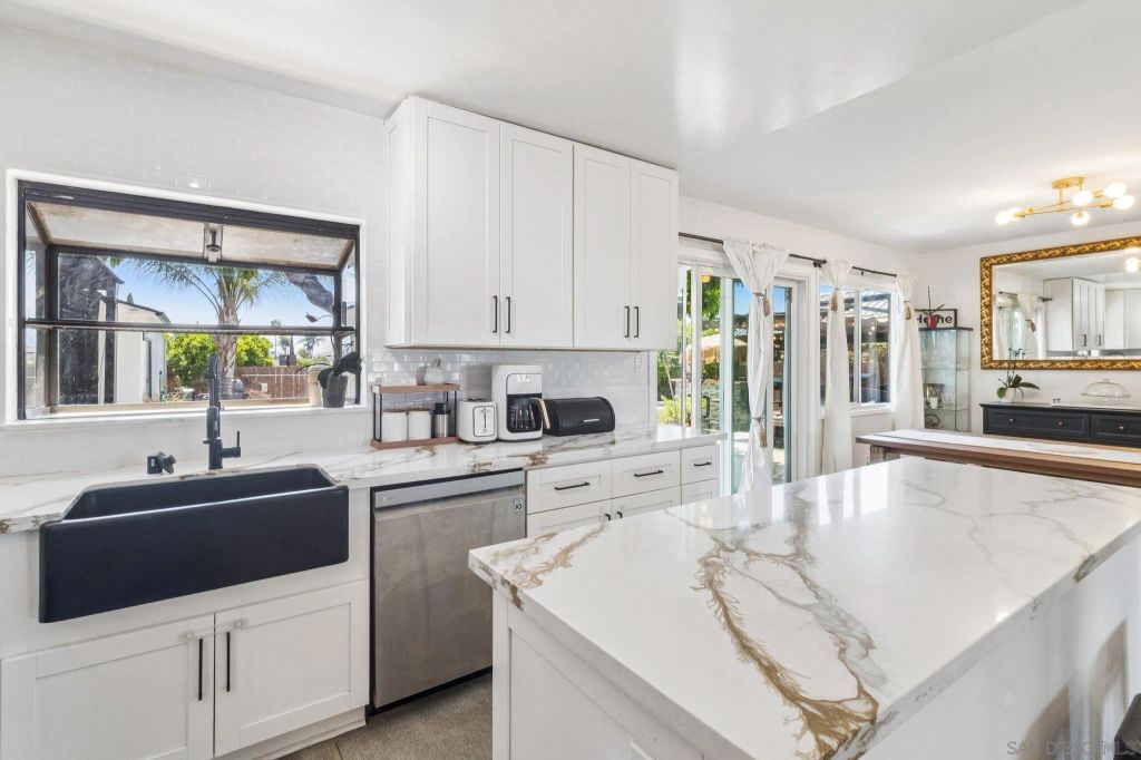 9239 Bellagio Rd, Santee, CA 92071