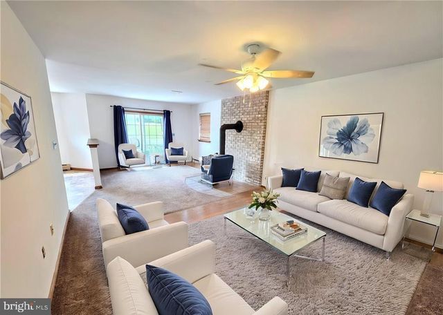 450 PATTEN CIR, Albrightsville, PA 18210