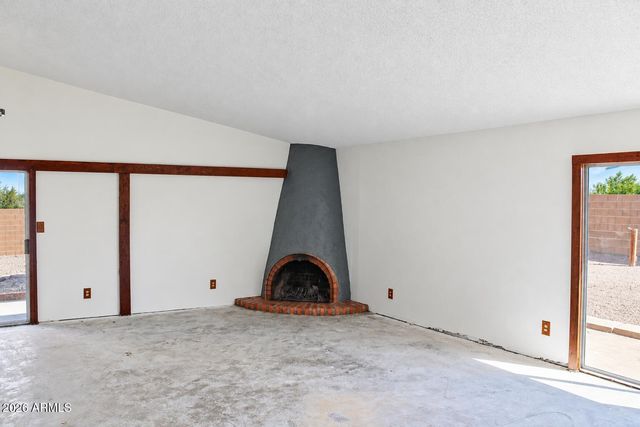 5233 W MOUNTAIN VIEW Road, Glendale, AZ 85302