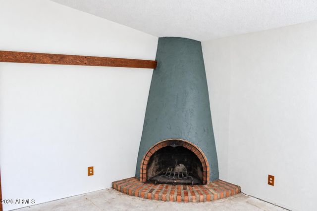 5233 W MOUNTAIN VIEW Road, Glendale, AZ 85302
