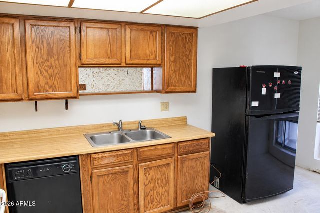 5233 W MOUNTAIN VIEW Road, Glendale, AZ 85302
