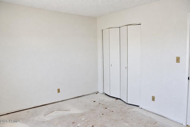 5233 W MOUNTAIN VIEW Road, Glendale, AZ 85302