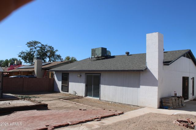 5233 W MOUNTAIN VIEW Road, Glendale, AZ 85302