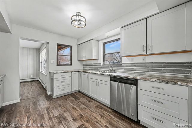 1690 Marylestone Drive, West Bloomfield, MI 48324