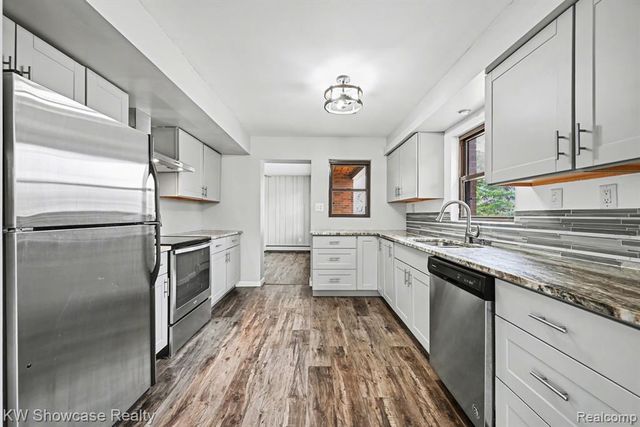 1690 Marylestone Drive, West Bloomfield, MI 48324