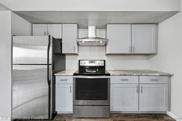 1690 Marylestone Drive, West Bloomfield, MI 48324