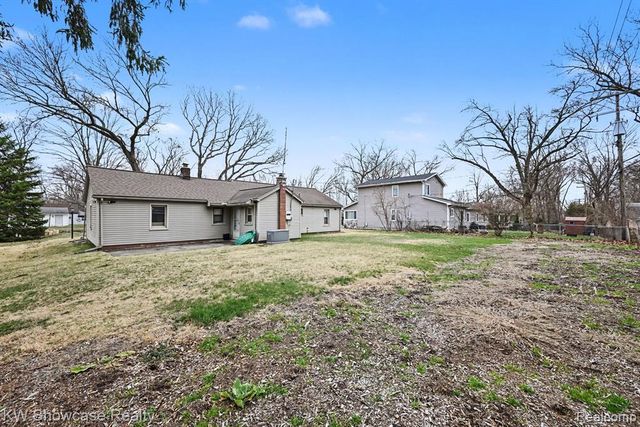 1690 Marylestone Drive, West Bloomfield, MI 48324