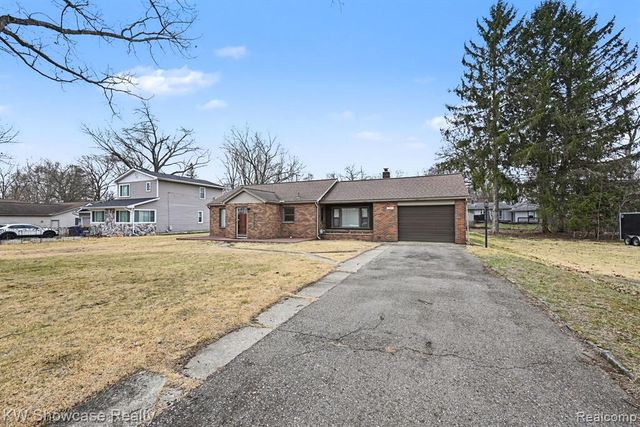 1690 Marylestone Drive, West Bloomfield, MI 48324