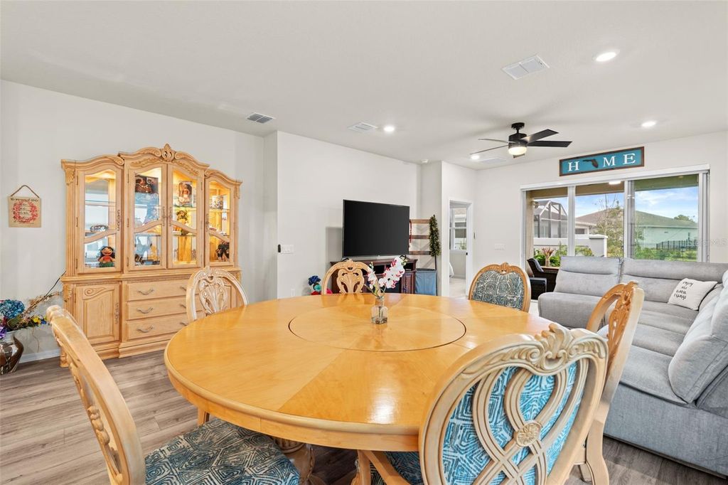 Image 13 of property listing at 13615 SPLASHING ISLA DRIVE, Winter Garden, FL 34787