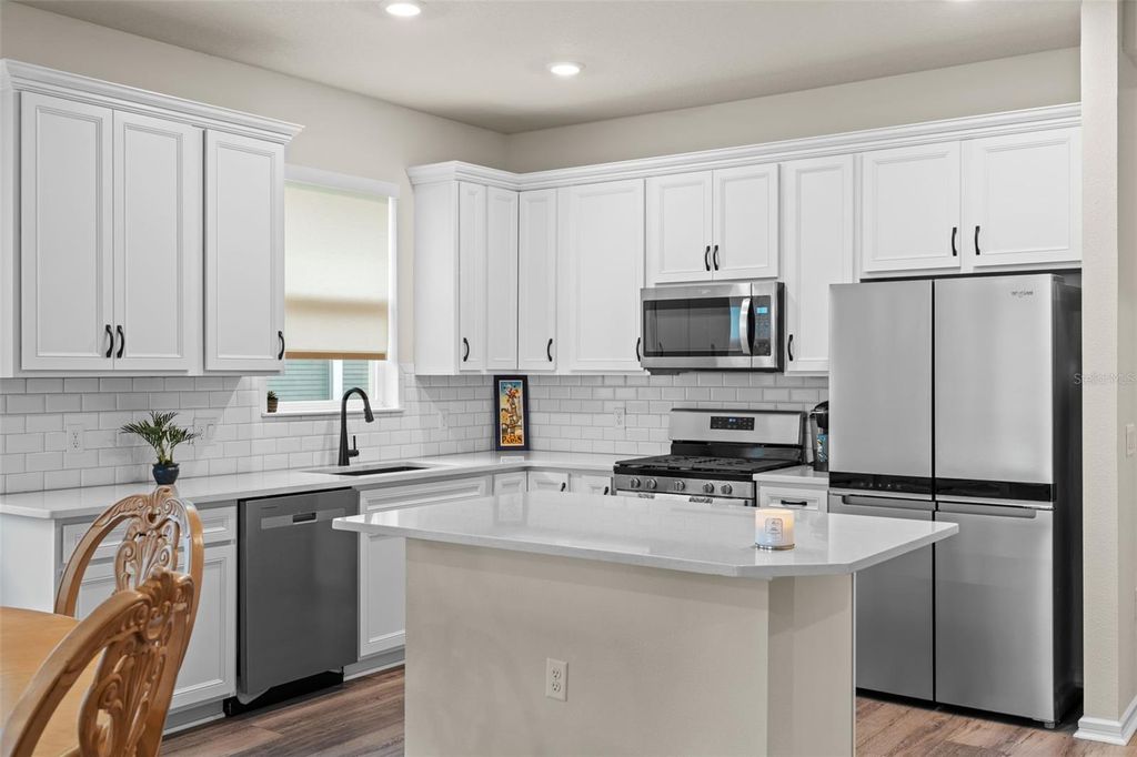 Image 18 of property listing at 13615 SPLASHING ISLA DRIVE, Winter Garden, FL 34787