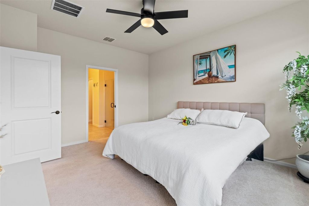 Image 20 of property listing at 13615 SPLASHING ISLA DRIVE, Winter Garden, FL 34787