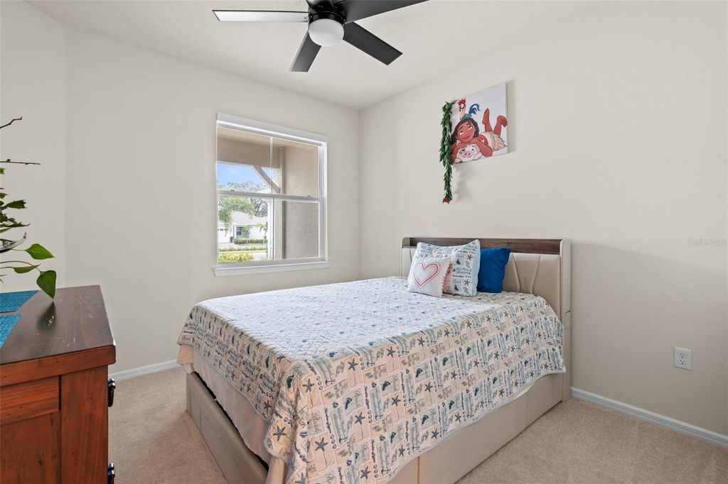 Image 24 of property listing at 13615 SPLASHING ISLA DRIVE, Winter Garden, FL 34787