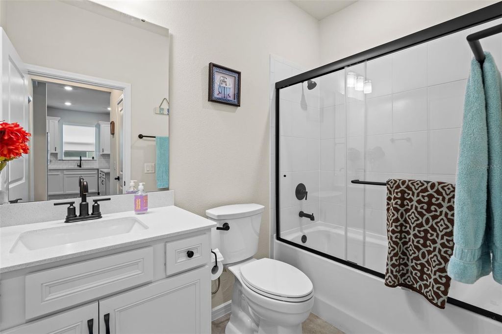 Image 25 of property listing at 13615 SPLASHING ISLA DRIVE, Winter Garden, FL 34787