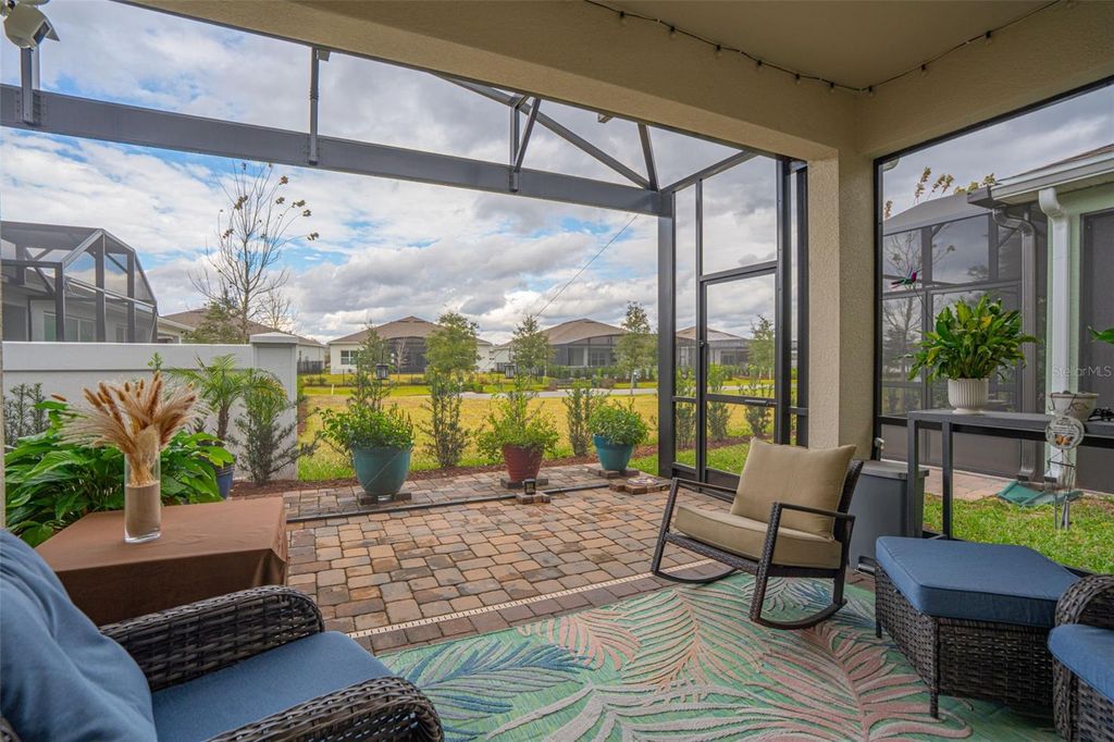 Image 27 of property listing at 13615 SPLASHING ISLA DRIVE, Winter Garden, FL 34787