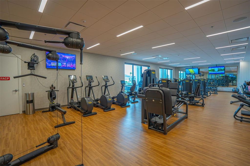 Image 48 of property listing at 13615 SPLASHING ISLA DRIVE, Winter Garden, FL 34787