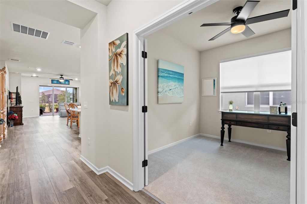 Image 6 of property listing at 13615 SPLASHING ISLA DRIVE, Winter Garden, FL 34787