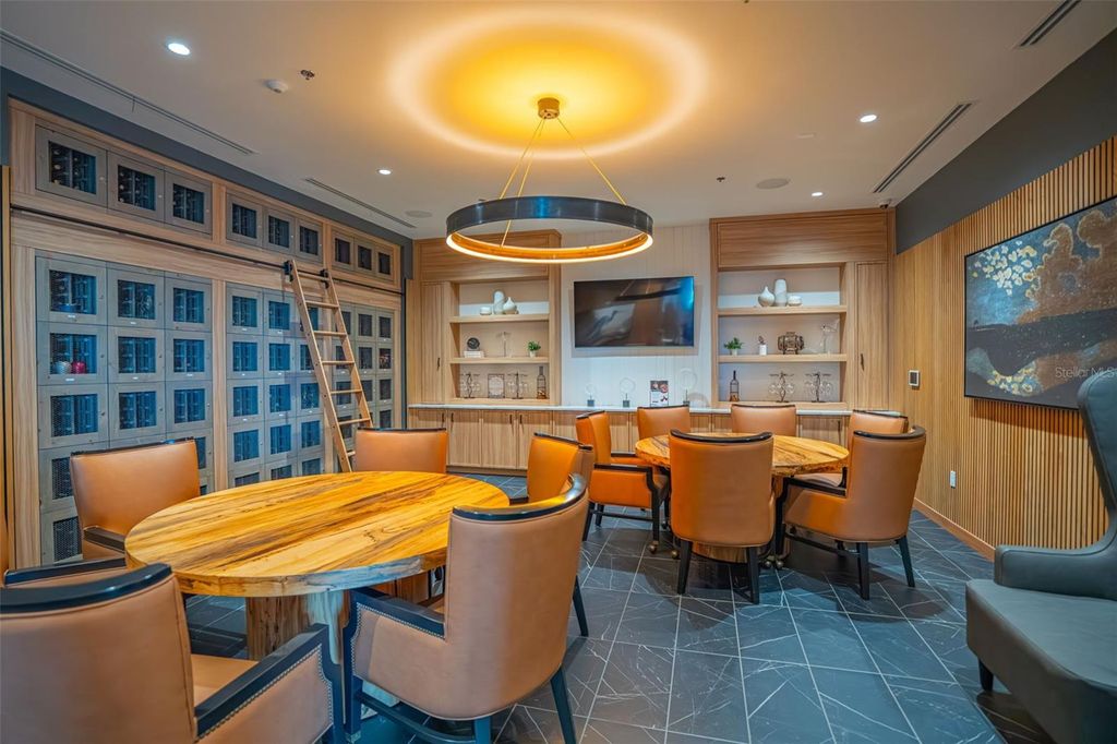 Image 54 of property listing at 13615 SPLASHING ISLA DRIVE, Winter Garden, FL 34787