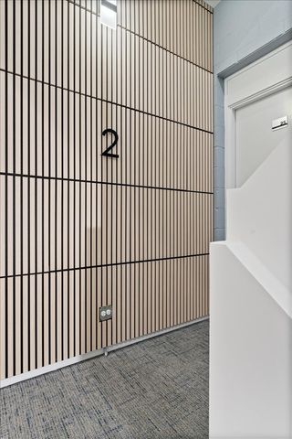 5830 N Lincoln Avenue 2W, Chicago, IL 60659