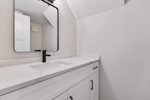 1066 Glouchester Harbor 1066, Schaumburg, IL 60193