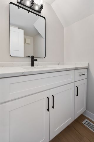 1066 Glouchester Harbor 1066, Schaumburg, IL 60193