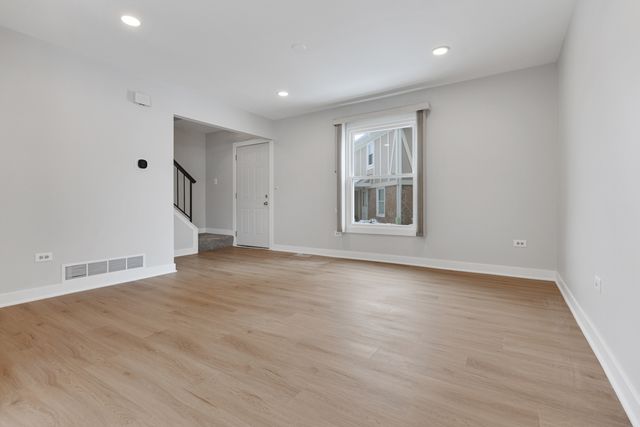 1066 Glouchester Harbor 1066, Schaumburg, IL 60193