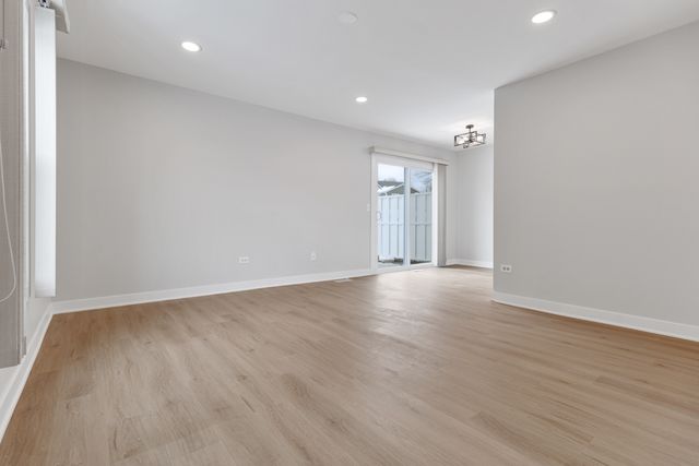 1066 Glouchester Harbor 1066, Schaumburg, IL 60193